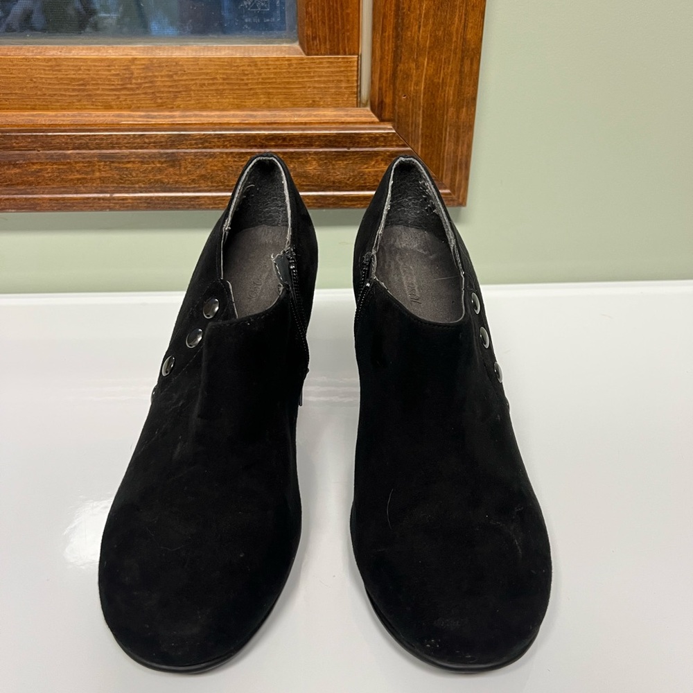Booties - Picture 3 of 6
